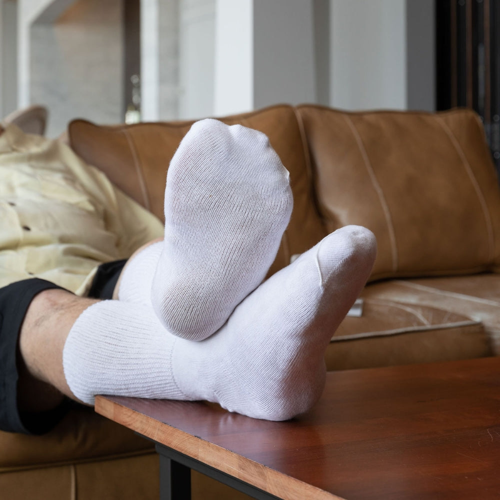  Extra Wide Socks For Swollen Feet, Extra Wide Bariatric Socks,  Non Slip Cast Sock, Diabetic Edema Socks, Hospital Socks, Oversized Anti-slip  Sock Stretches Up To 30 (2 Pairs White